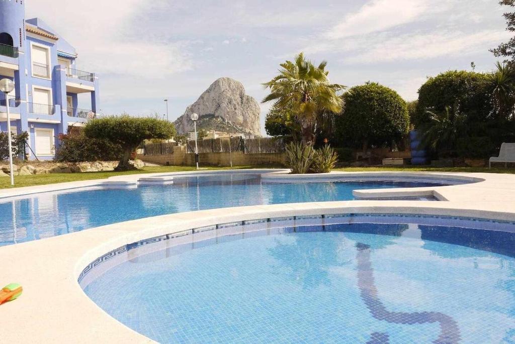 Estrella con piscina y cerca de la playa - 1