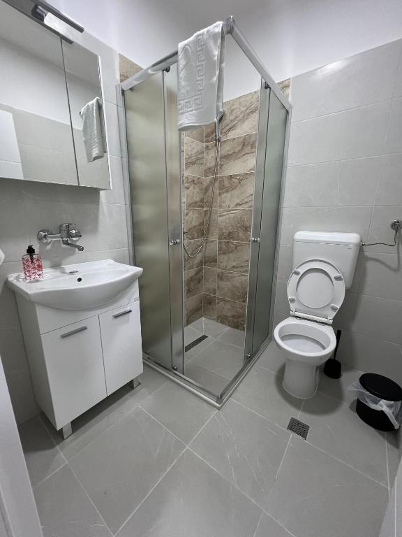 Central Park Residence - 4