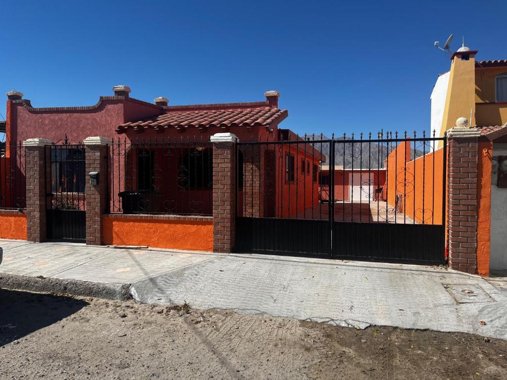 Casa de al lado - 2 bedroom house w/ bonus bunkhouse! - 1