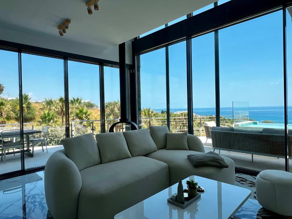 Peninsula Corner Villa Higueron - 4