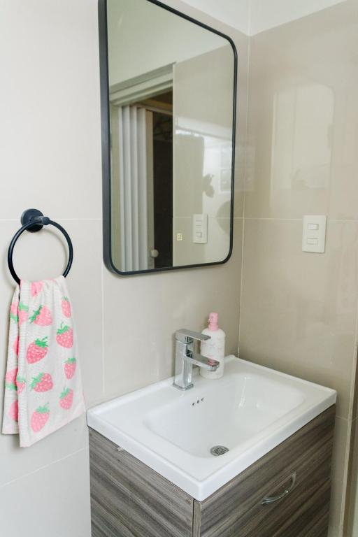 Stylish Apartment - 5