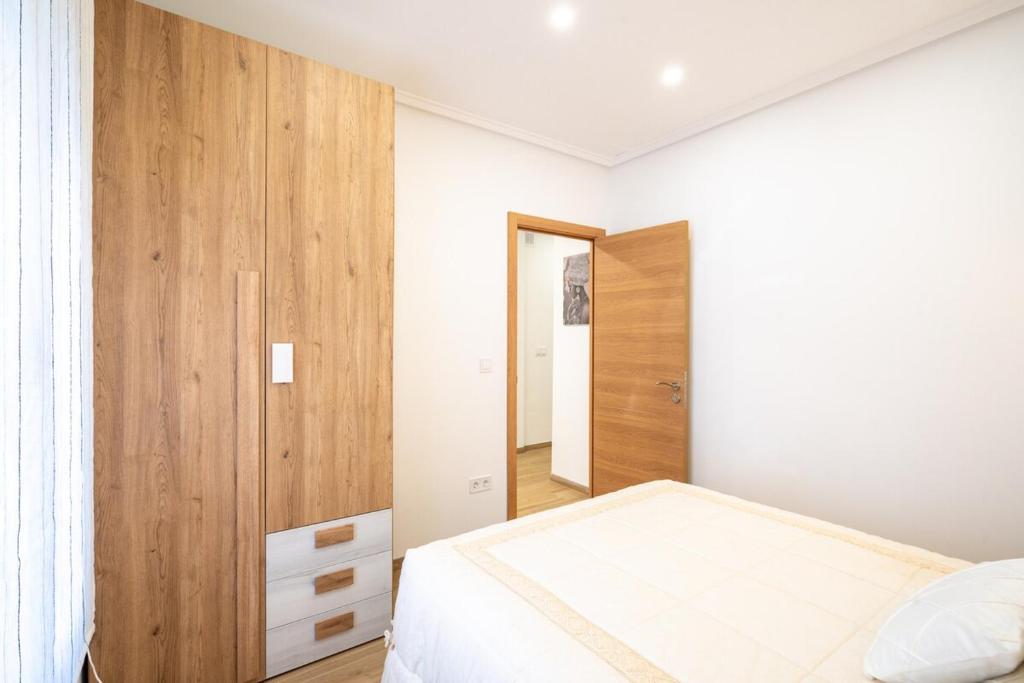 Apartamento 3 Habitaciones en Malvarrosa Cerca del Mar - 2