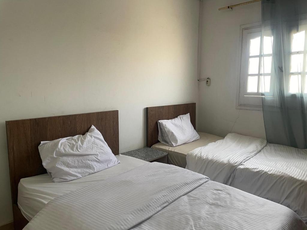 flamingo pyramids view, Káhira