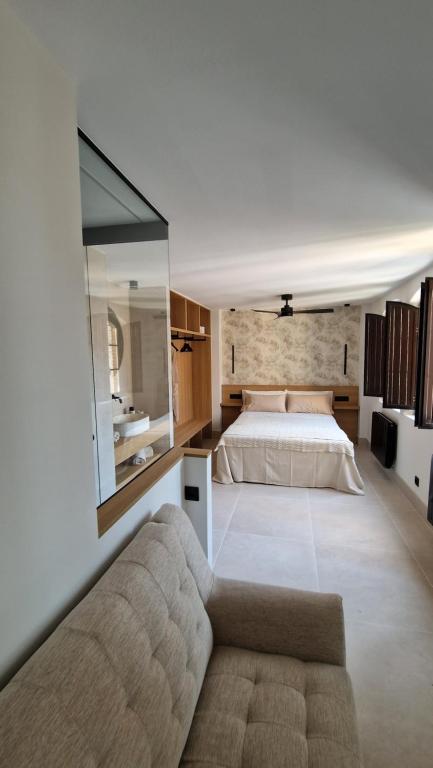 Las Campanas de la Catedral Suite Jacuzzi - 1