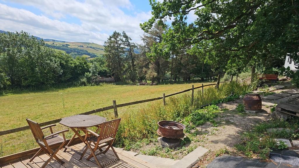 Cosy Caravan Walkers Ramblers Fishermen Cyclists, Abermule