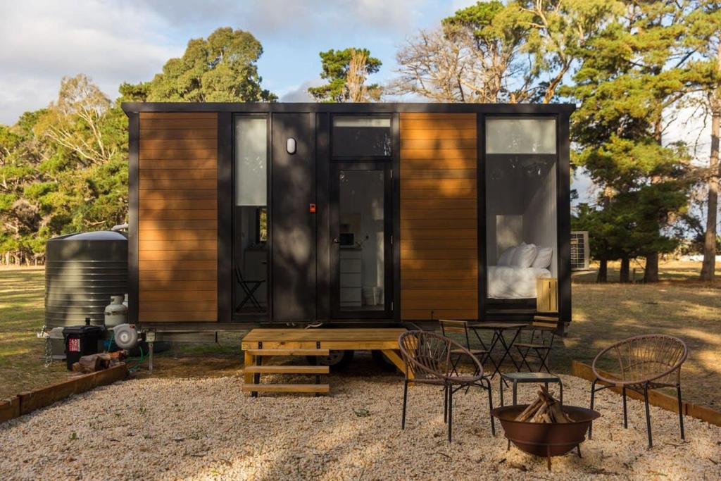 Bella's Haven by Tiny Away, Inman Valley