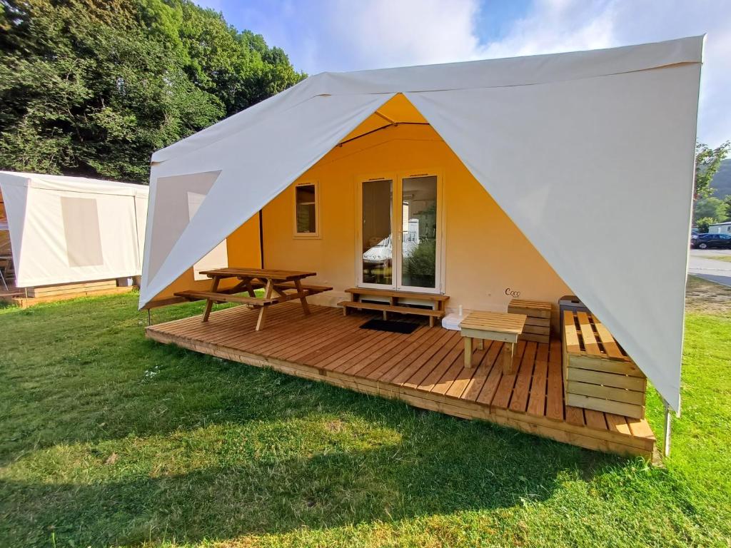 Coco Sweet with sanitary, La-Roche-en-Ardenne