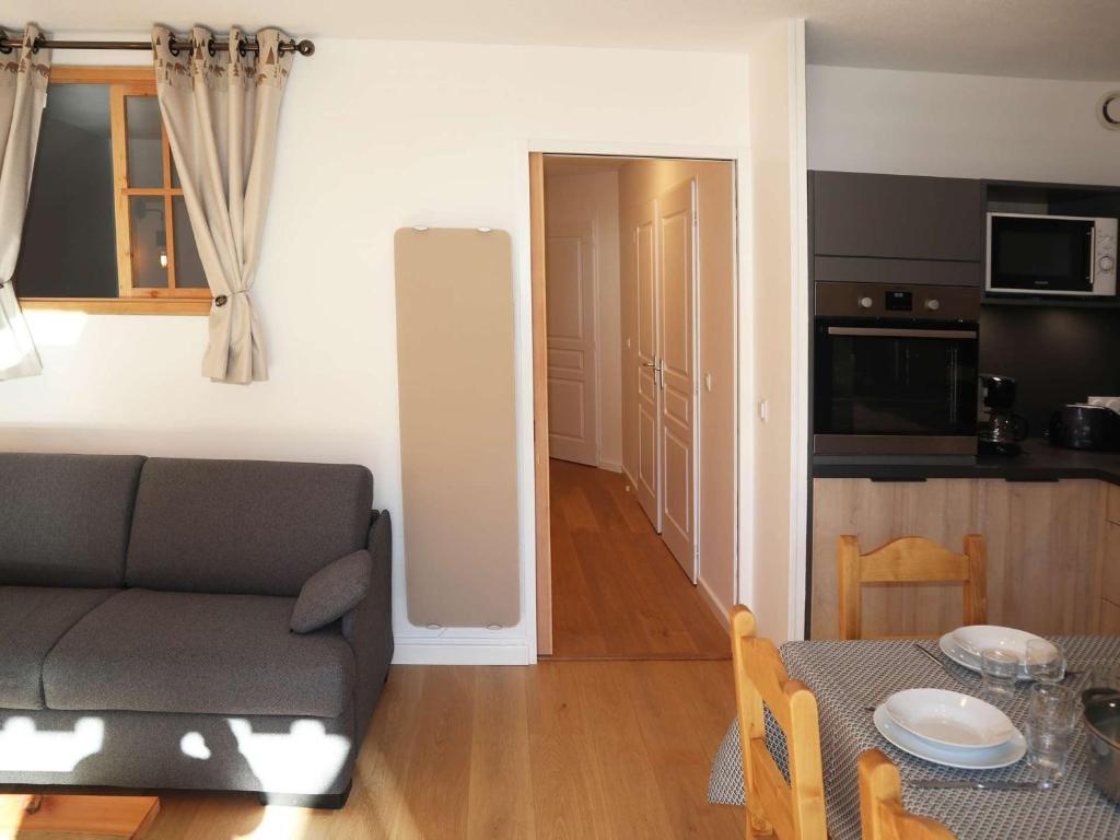 Appartement 4 pièces, 6 personnes, skis aux pieds, piscine et sauna - FR-1-322-385 - 4