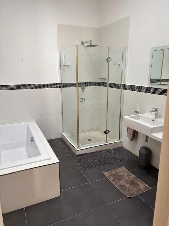 The Short House, Gqeberha