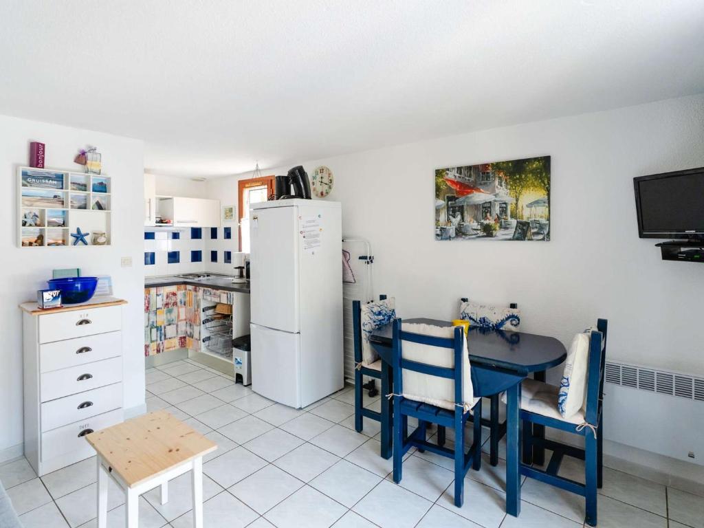 Charmant Pavillon T3 avec Terrasse Sud, Piscine, Proche Mer à Gruissan - FR-1-409-198 - 4