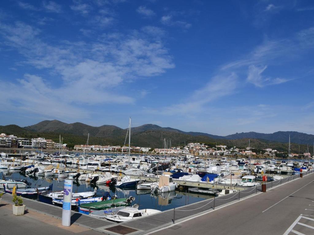 Apartamento Excelente en Primera Línea de Mar en Sant Carles, Llançà - ES-170-73 - 3