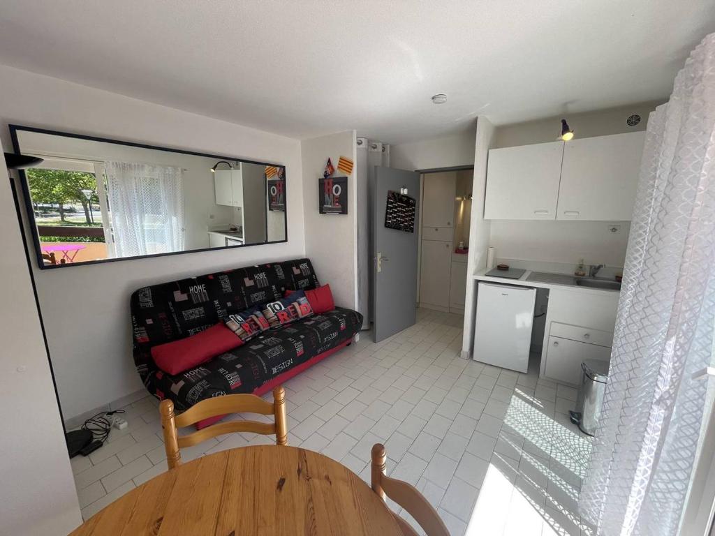 Studio proche plage avec terrasse et piscine à Saint-Cyprien - FR-1-106-64 - 2