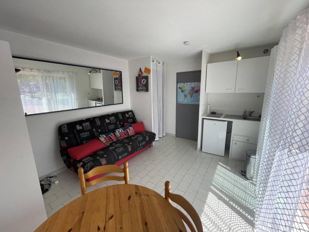 Studio proche plage avec terrasse et piscine à Saint-Cyprien - FR-1-106-64 - 3