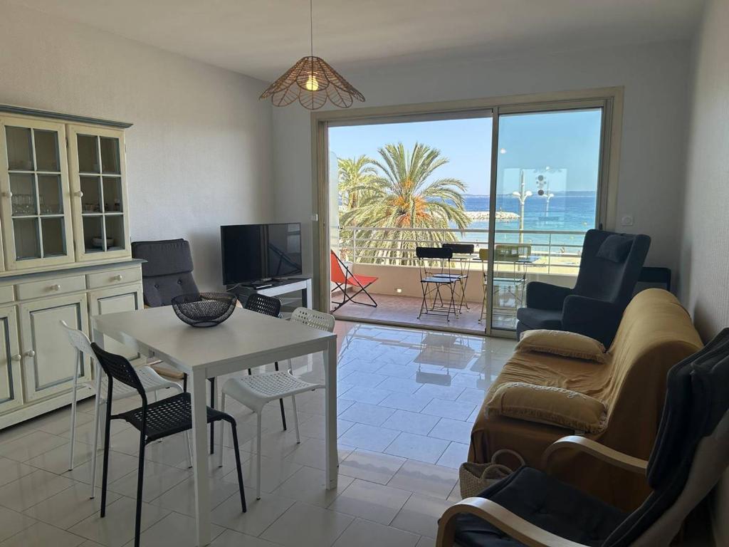 Appartement 3 Pièces Climatisé, Vue Mer, Centre-Ville Le Lavandou - FR-1-251-863 - 2