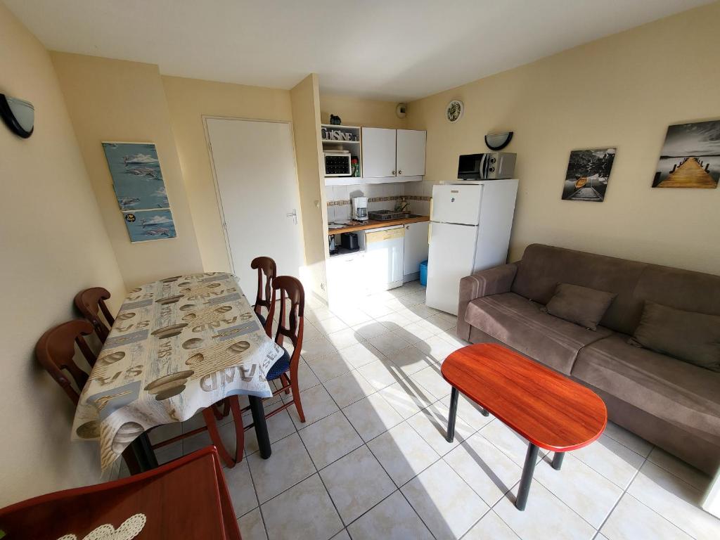 Appartement cosy avec piscine et parking proche mer - FR-1-92-954 - 2