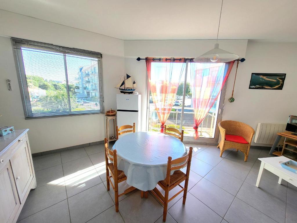 Studio Lumineux Proche Plage et Commerces aux Sables-d'Olonne Animaux Admis - FR-1-92-953 - 1