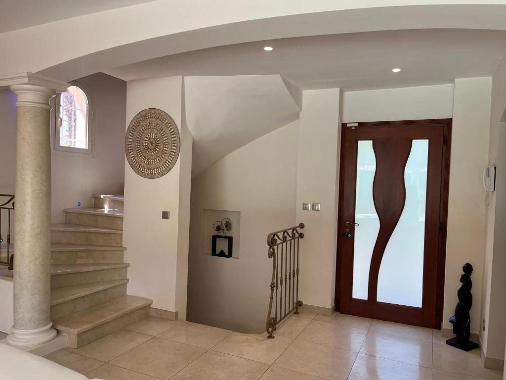 Superbe villa avec piscine privée à Fréjus - FR-1-466A-56 - 2