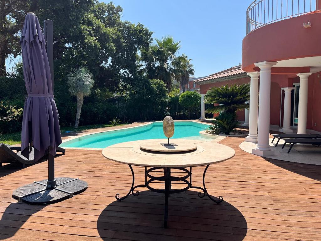Superbe villa avec piscine privée à Fréjus - FR-1-466A-56 - 5