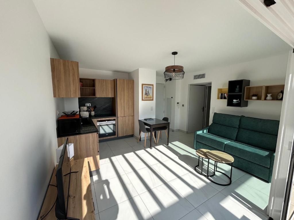 Appartement moderne 40m², climatisation, parking, proche plage - FR-1-837-24 - 4