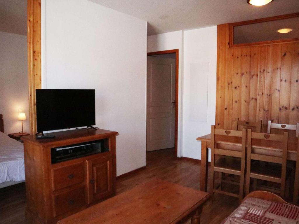 Appartement skis aux pieds, piscine & sauna, 6 pers - FR-1-322-678 - 3