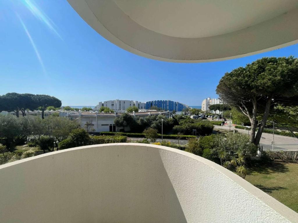 Appartement 2 pièces confortable avec balcon et parking - FR-1-328-277 - 1