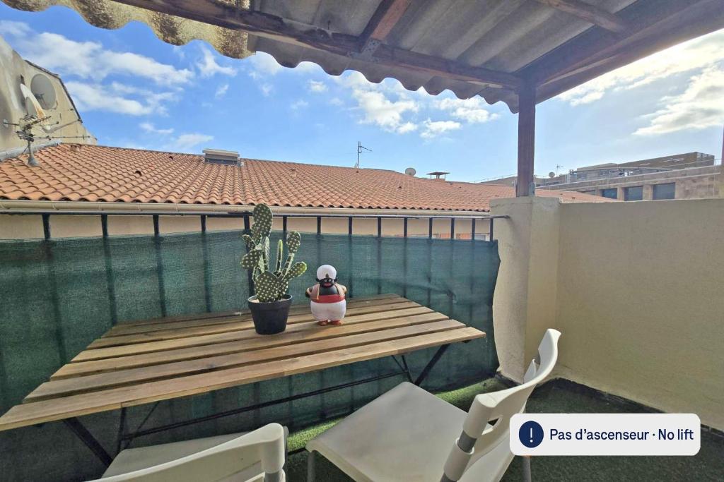 GregBnb - Studio RoofTop 27m2 - Terrasse 14m2 - Climatisé - 5e etage sans ascenseur, Toulon