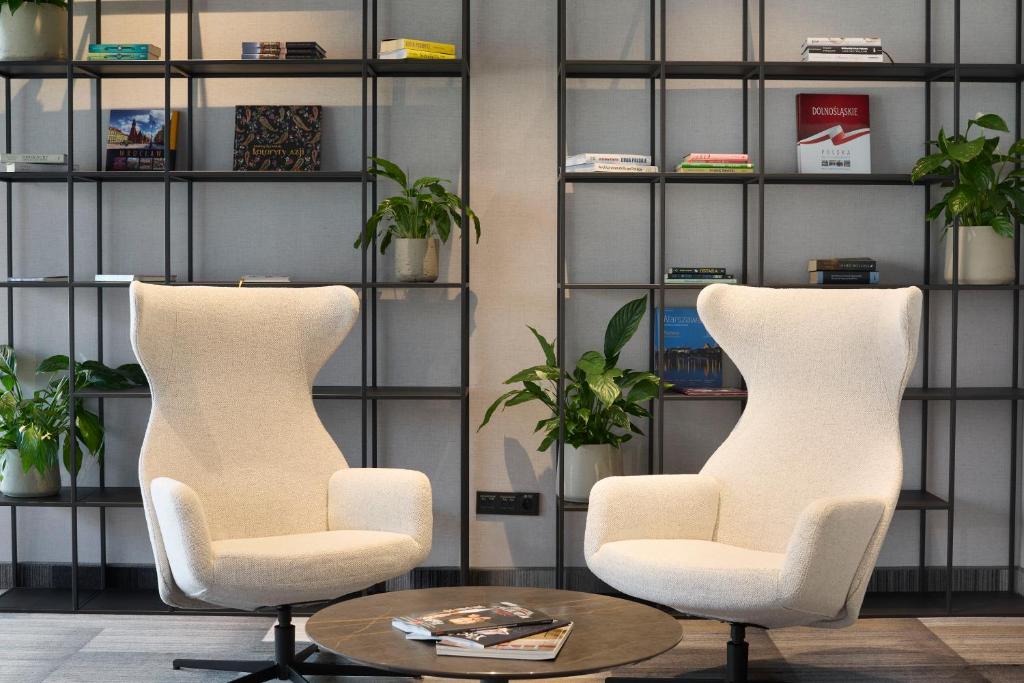 Q Hotel Plus Wroclaw - Room image