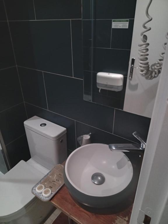 Hotel Modern Est - 4