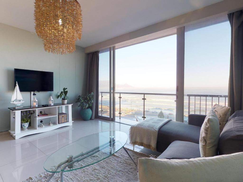 Infinity Serenity, Coastal Living with Views in Blouberg, Cape Town
