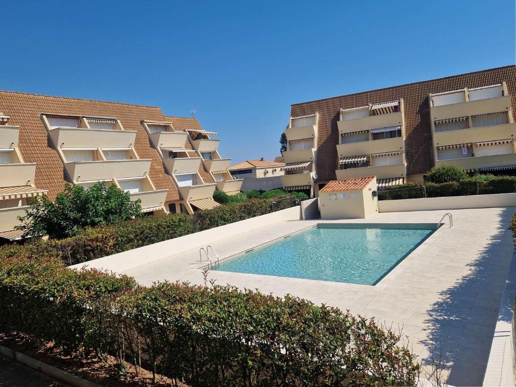 Appartement avec piscine, plage à proximité, animaux et parking, climatisation - FR-1-387-212 - 1
