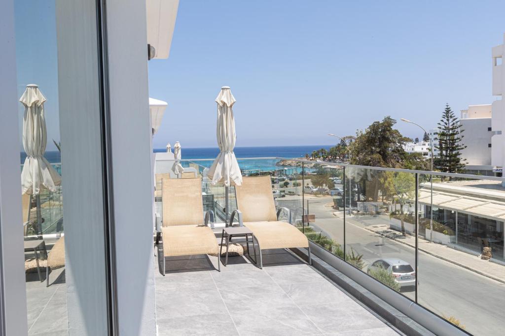 Hotel exterior or entrance