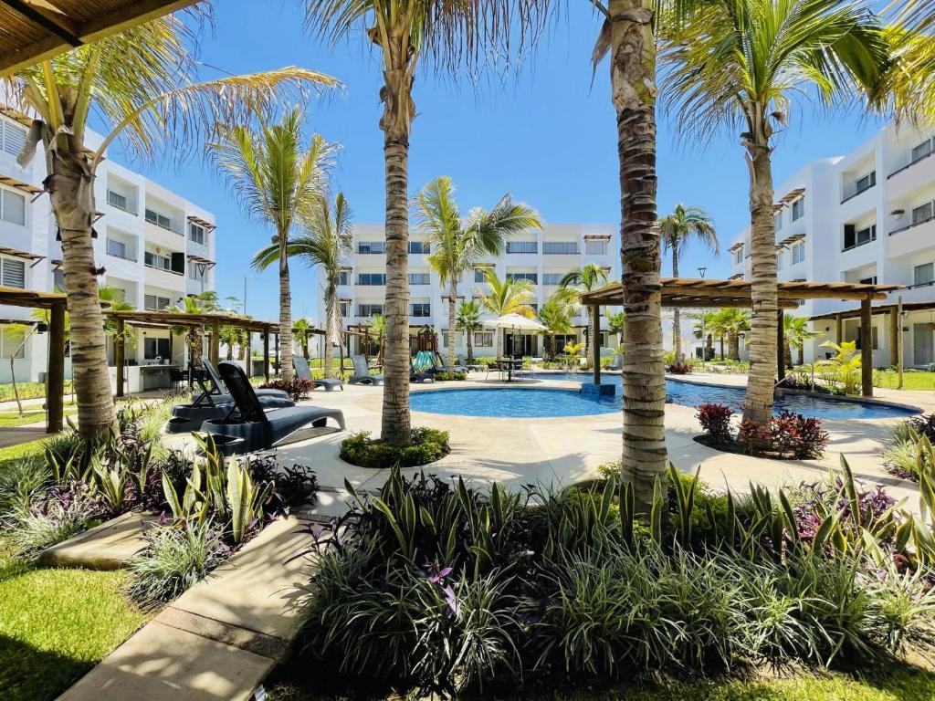 Tropical Condo - Close to Beach and Waterpark - 2