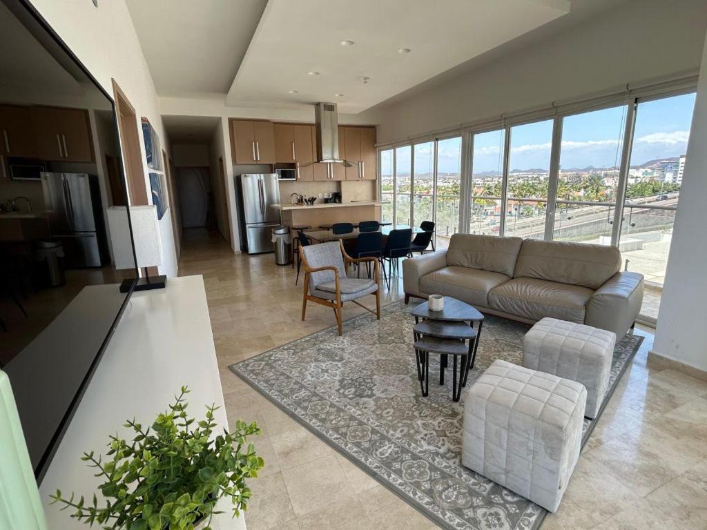 Spacious 3BR Marina Condo with Pool - 5