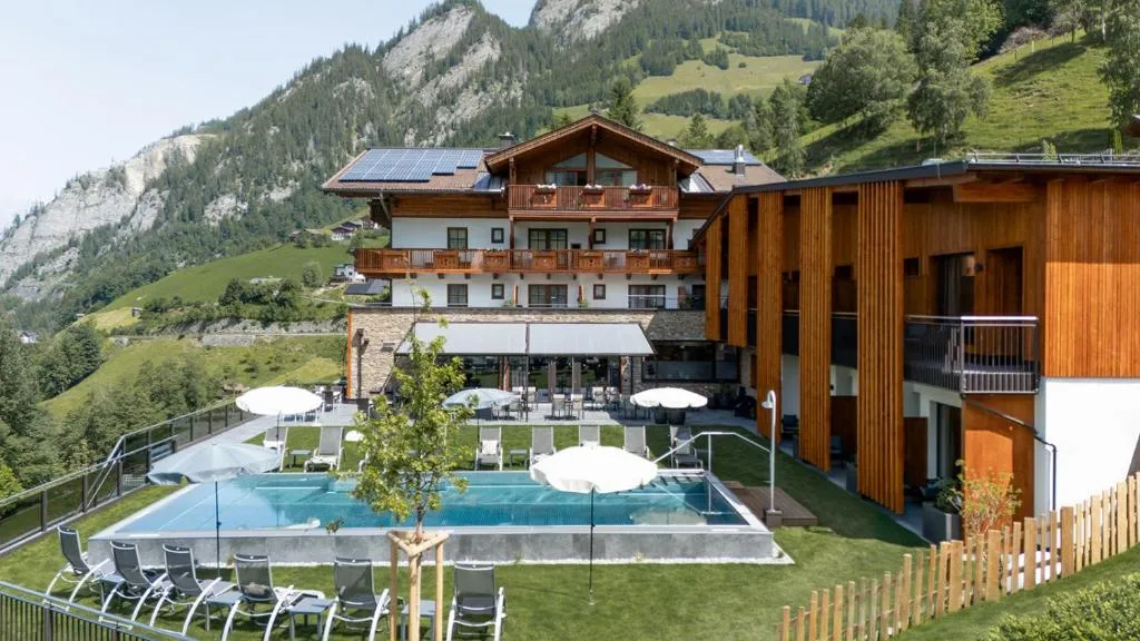 Hotel Dorfer, hotel in Grossarl