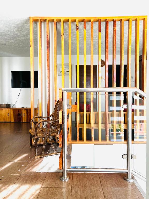 Gorinto Pine Home, Sampong