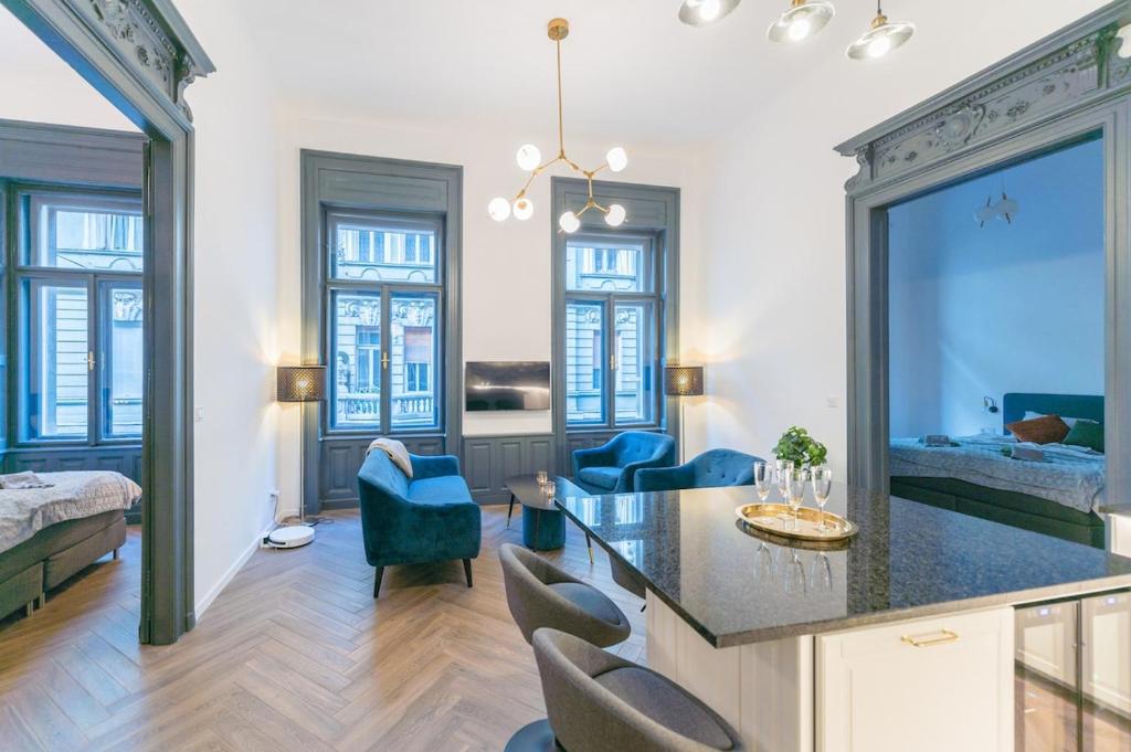 Pearl of the Palace district with private sauna, Budapest