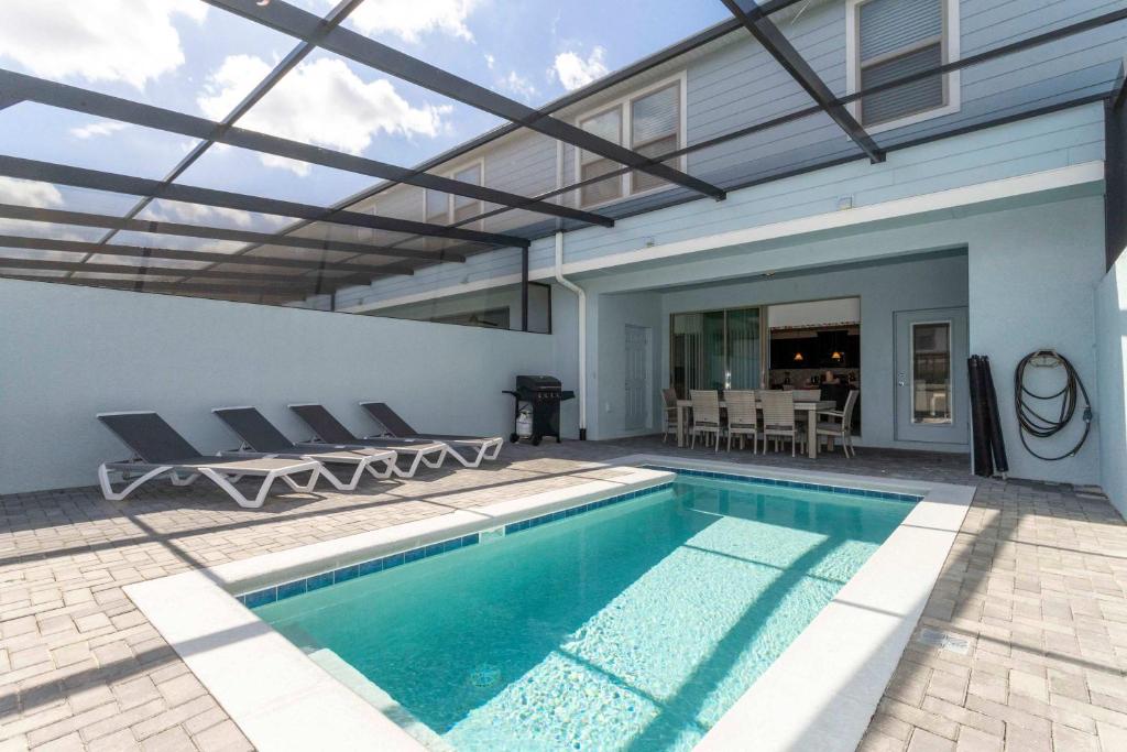 Perfect for families and groups - Enjoy your private pool, BBQ, and resort amenities just minutes from Disney!, Kissimmee