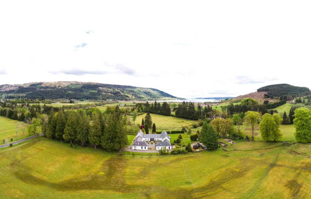 Argyll Farmhouse-Idyllic Setting-Sleeps10, Dunoon