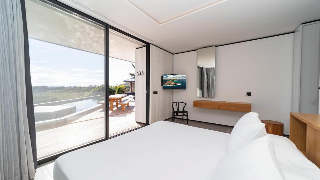 Well-decorated Magnificent Villa, Pointe Milou