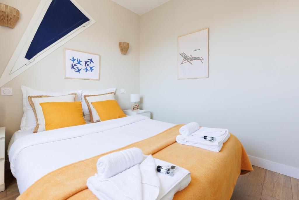 VAUBAN Superbe T2 avec Vue Port Antibes Résidence Haut de Gamme Clim Parking Privé Wi-Fi - 3