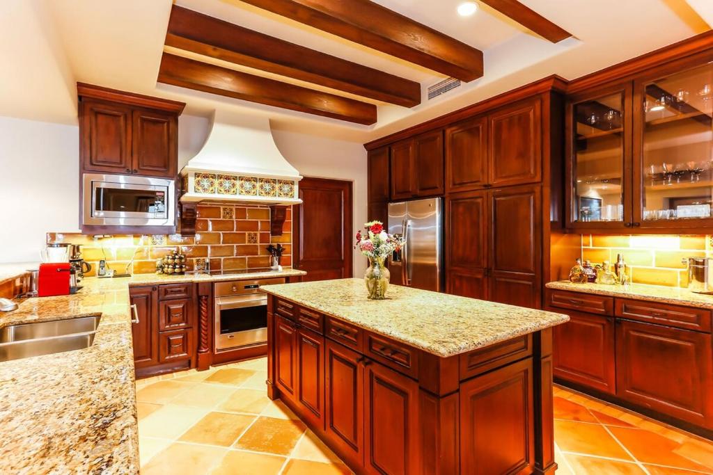 Exclusive Beach Penthouse Jacuzzi & Private Access - 5