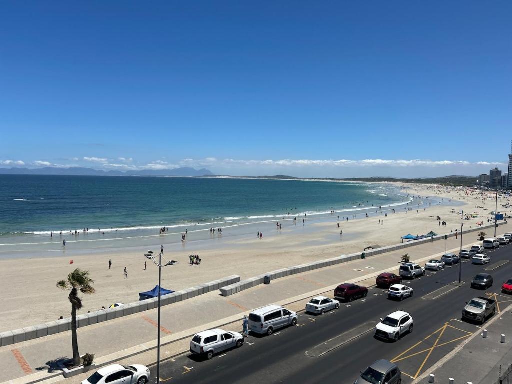 401 Pip's Place, Strand