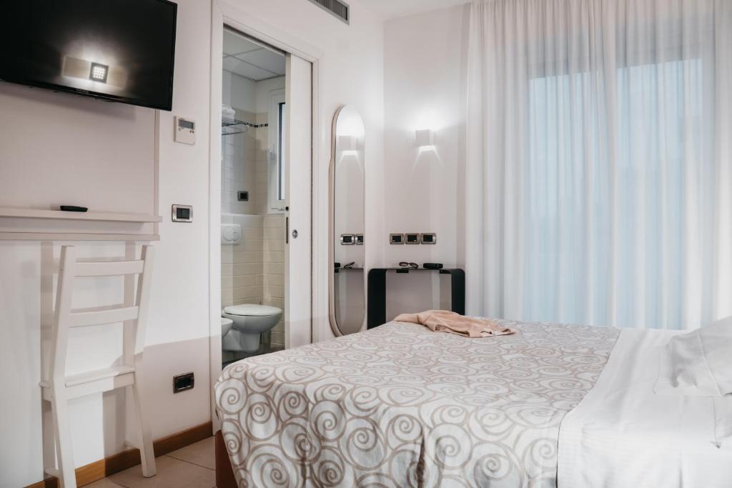 Hotel Tropical — Hotel rooms in Jesolo, Veneto