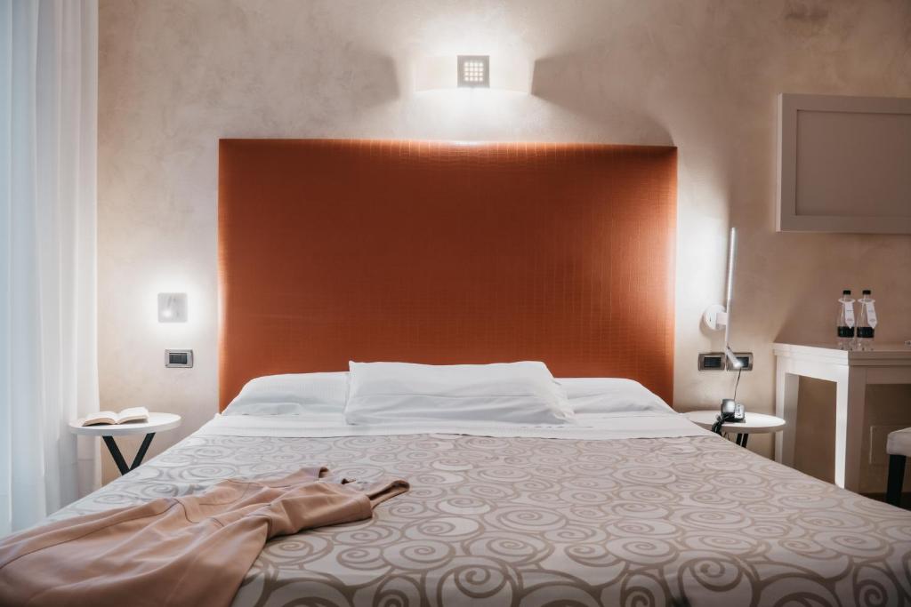 Hotel Tropical — Hotel rooms in Jesolo, Veneto