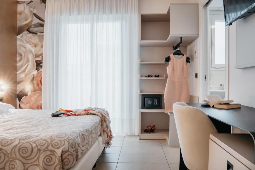 Hotel Tropical — Hotel rooms in Jesolo, Veneto