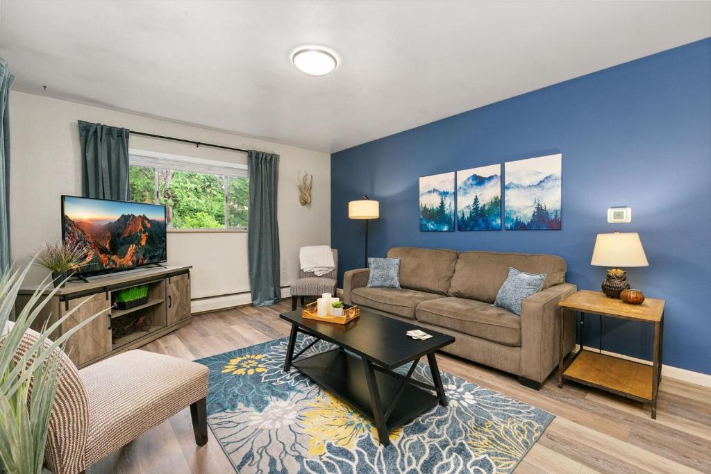 Stylish Condo in the Heart of Old Town, Fort Collins