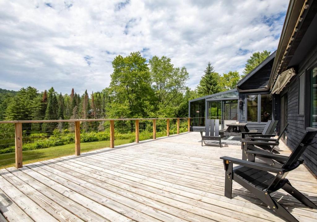Pond Views, Sauna, Game Room and In-Law Suite, Stowe