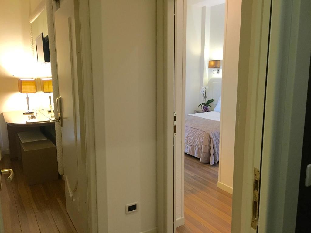 Hotel Alexander — Pokoje in Milano Marittima, Emilia-Romania