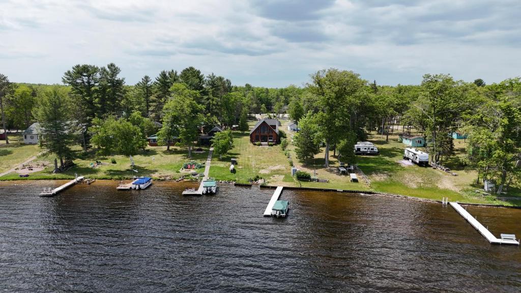 Hidden Cove - Beauty On The Lake!, Oscoda