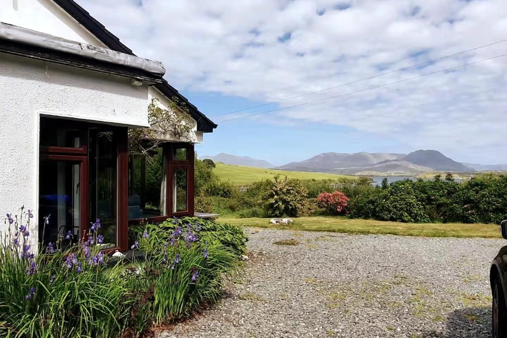 Tievemore - Connemara Bayfront Retreat, Moyard